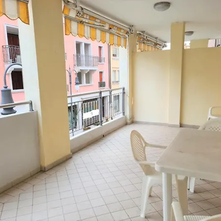 Διαμέρισμα Almare 26 *